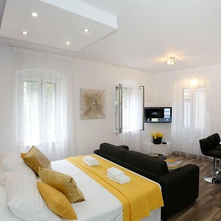 Studio Apartman Fictilis Split Exteriör bild
