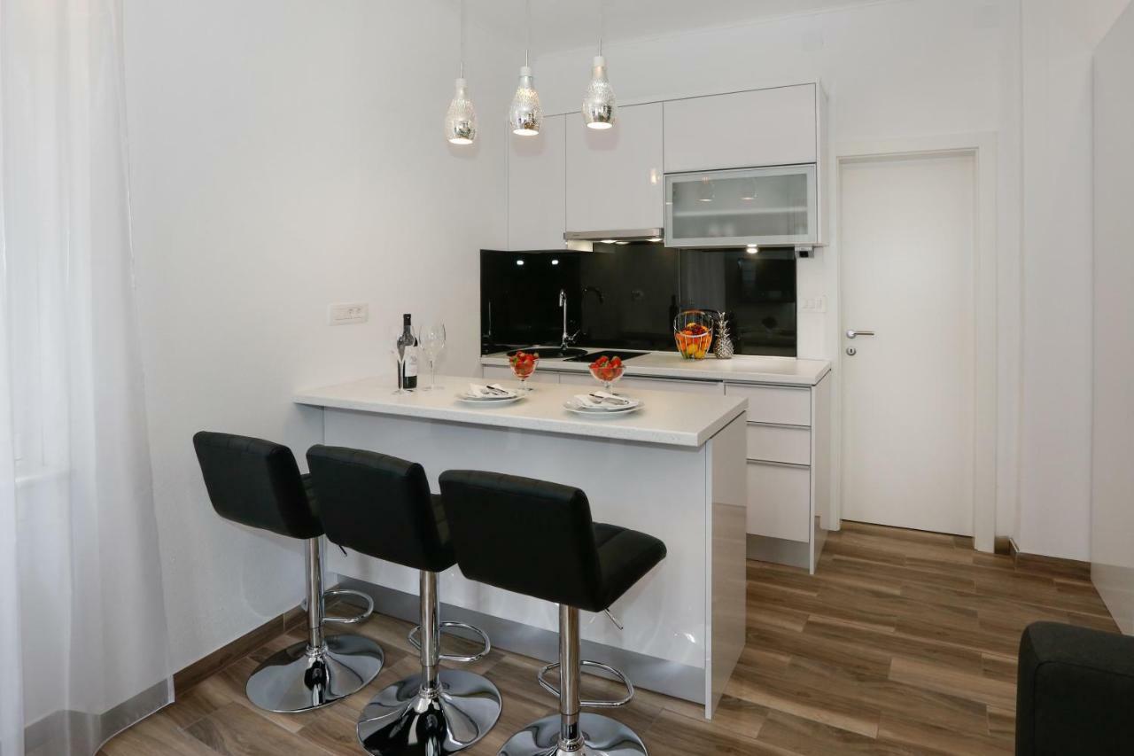 Studio Apartman Fictilis Split Exteriör bild